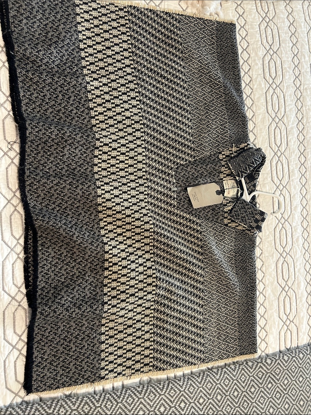 NWT !Zara Black and Cream Patterned Poncho